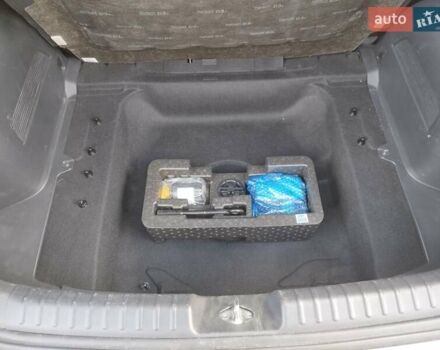 Серый Киа Niro, объемом двигателя 0 л и пробегом 25 тыс. км за 23800 $, фото 7 на Automoto.ua