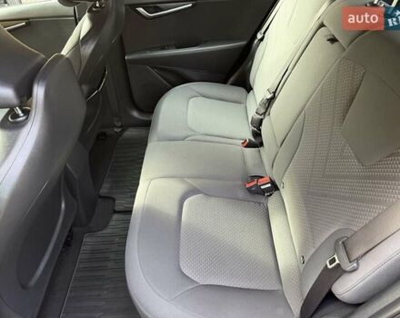 Сірий Кіа Niro, об'ємом двигуна 0 л та пробігом 42 тис. км за 25950 $, фото 129 на Automoto.ua