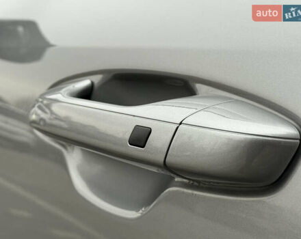 Серый Киа Niro, объемом двигателя 0 л и пробегом 54 тыс. км за 26700 $, фото 23 на Automoto.ua