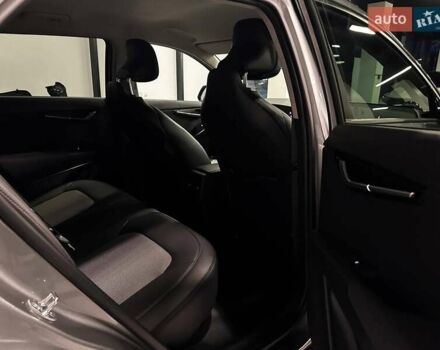 Серый Киа Niro, объемом двигателя 0 л и пробегом 32 тыс. км за 27700 $, фото 31 на Automoto.ua