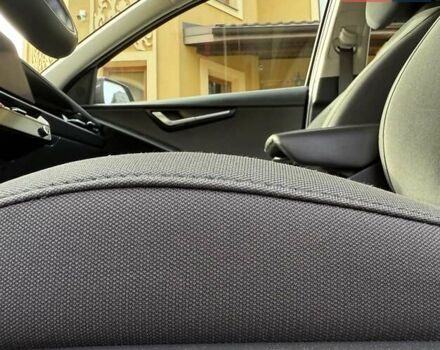 Сірий Кіа Niro, об'ємом двигуна 0 л та пробігом 42 тис. км за 25950 $, фото 98 на Automoto.ua