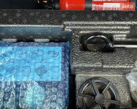 Сірий Кіа Niro, об'ємом двигуна 0 л та пробігом 42 тис. км за 25950 $, фото 149 на Automoto.ua