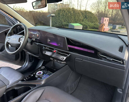 Серый Киа Niro, объемом двигателя 0 л и пробегом 80 тыс. км за 23750 $, фото 76 на Automoto.ua