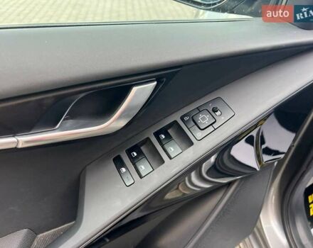 Серый Киа Niro, объемом двигателя 0 л и пробегом 40 тыс. км за 22900 $, фото 19 на Automoto.ua
