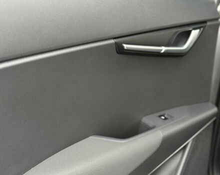 Сірий Кіа Niro, об'ємом двигуна 1.58 л та пробігом 52 тис. км за 23700 $, фото 24 на Automoto.ua