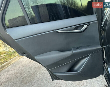 Серый Киа Niro, объемом двигателя 0 л и пробегом 80 тыс. км за 23750 $, фото 81 на Automoto.ua