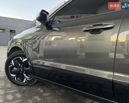 Серый Киа Niro, объемом двигателя 0 л и пробегом 80 тыс. км за 23750 $, фото 10 на Automoto.ua