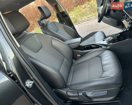 Серый Киа Niro, объемом двигателя 0 л и пробегом 80 тыс. км за 23750 $, фото 73 на Automoto.ua