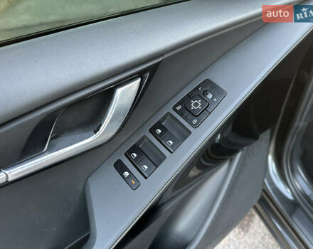 Серый Киа Niro, объемом двигателя 0 л и пробегом 80 тыс. км за 23750 $, фото 57 на Automoto.ua