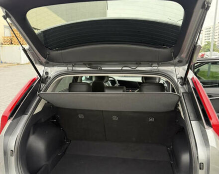 Сірий Кіа Niro, об'ємом двигуна 1.58 л та пробігом 52 тис. км за 23700 $, фото 22 на Automoto.ua