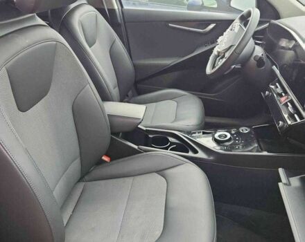 Сірий Кіа Niro, об'ємом двигуна 0 л та пробігом 59 тис. км за 10700 $, фото 6 на Automoto.ua