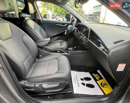 Серый Киа Niro, объемом двигателя 0 л и пробегом 40 тыс. км за 22900 $, фото 20 на Automoto.ua