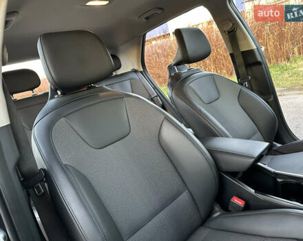 Серый Киа Niro, объемом двигателя 0 л и пробегом 80 тыс. км за 23750 $, фото 75 на Automoto.ua