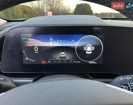 Серый Киа Niro, объемом двигателя 0 л и пробегом 80 тыс. км за 23750 $, фото 68 на Automoto.ua