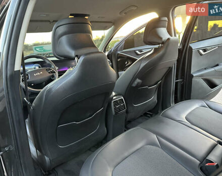 Серый Киа Niro, объемом двигателя 0 л и пробегом 80 тыс. км за 23750 $, фото 83 на Automoto.ua
