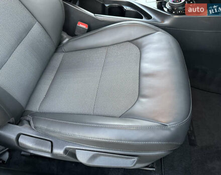 Серый Киа Niro, объемом двигателя 0 л и пробегом 80 тыс. км за 23750 $, фото 74 на Automoto.ua