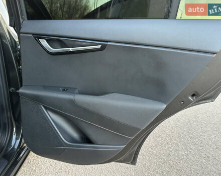 Серый Киа Niro, объемом двигателя 0 л и пробегом 80 тыс. км за 23750 $, фото 87 на Automoto.ua