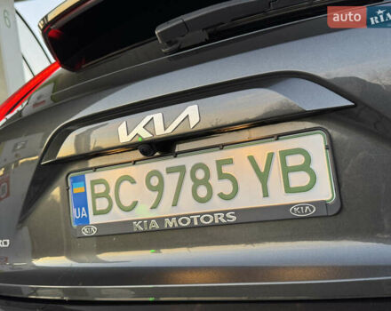 Серый Киа Niro, объемом двигателя 0 л и пробегом 80 тыс. км за 23750 $, фото 19 на Automoto.ua