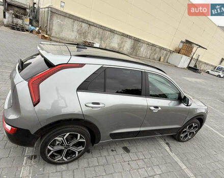 Сірий Кіа Niro, об'ємом двигуна 1.58 л та пробігом 52 тис. км за 23700 $, фото 7 на Automoto.ua