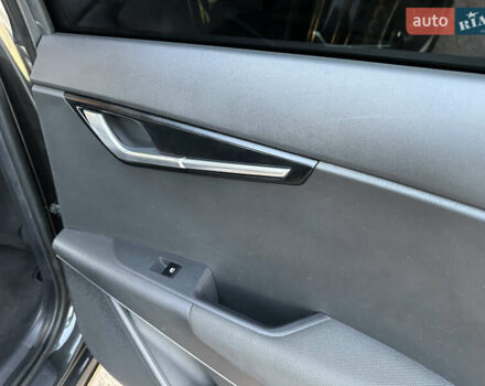 Серый Киа Niro, объемом двигателя 0 л и пробегом 80 тыс. км за 23750 $, фото 88 на Automoto.ua