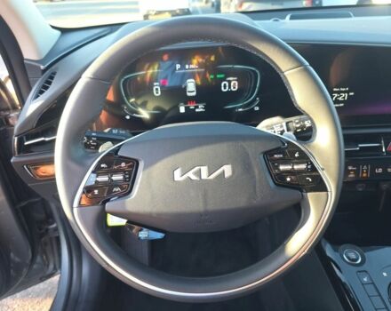 Серый Киа Niro, объемом двигателя 0 л и пробегом 10 тыс. км за 25000 $, фото 9 на Automoto.ua