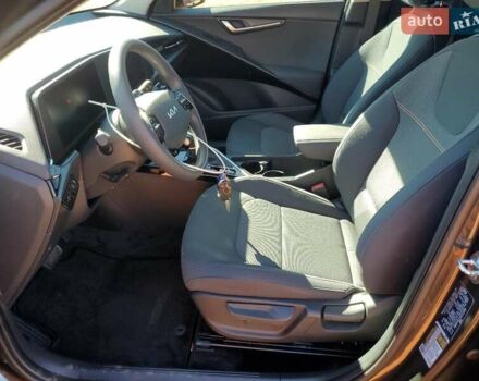 Сірий Кіа Niro, об'ємом двигуна 1.58 л та пробігом 8 тис. км за 8500 $, фото 6 на Automoto.ua