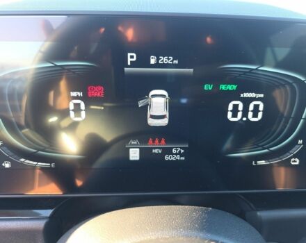 Серый Киа Niro, объемом двигателя 0 л и пробегом 10 тыс. км за 25000 $, фото 5 на Automoto.ua