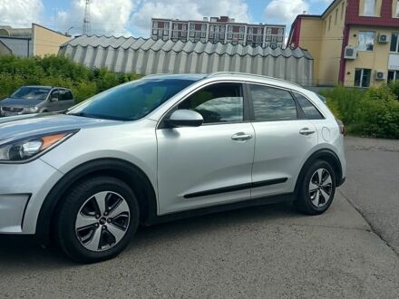 Серый Киа Niro, объемом двигателя 1.6 л и пробегом 203 тыс. км за 12750 $, фото 1 на Automoto.ua