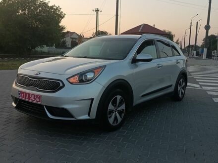 Сірий Кіа Niro, об'ємом двигуна 1.6 л та пробігом 203 тис. км за 12800 $, фото 1 на Automoto.ua