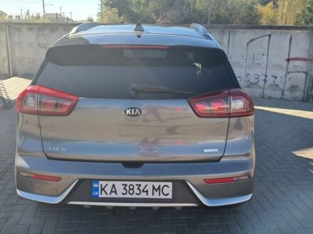 Сірий Кіа Niro, об'ємом двигуна 1.6 л та пробігом 200 тис. км за 14600 $, фото 1 на Automoto.ua