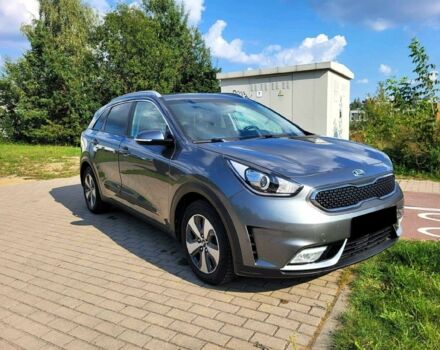 Сірий Кіа Niro, об'ємом двигуна 0 л та пробігом 87 тис. км за 10200 $, фото 1 на Automoto.ua