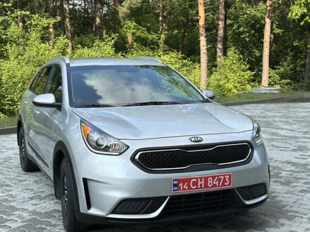 Киа Niro 2017 в Новояворовск на Automoto.ua Серый Киа Niro, объемом двигателя 1.58 л и пробегом 140 тыс. км за 14500 $, фото 1 на Automoto.ua