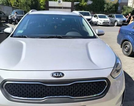 Серый Киа Niro, объемом двигателя 1.58 л и пробегом 160 тыс. км за 16700 $, фото 1 на Automoto.ua