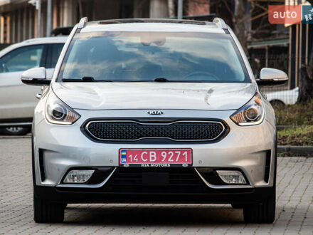 Киа Niro 2017 в Львове на Automoto.ua Серый Киа Niro, объемом двигателя 1.58 л и пробегом 133 тыс. км за 15900 $, фото 1 на Automoto.ua