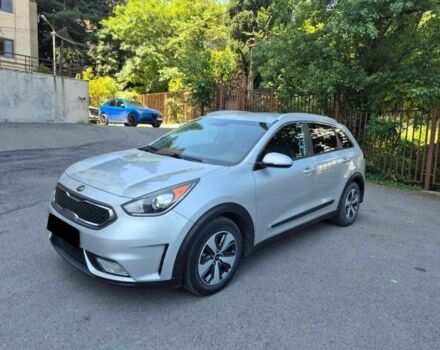 Сірий Кіа Niro, об'ємом двигуна 0 л та пробігом 128 тис. км за 10100 $, фото 1 на Automoto.ua