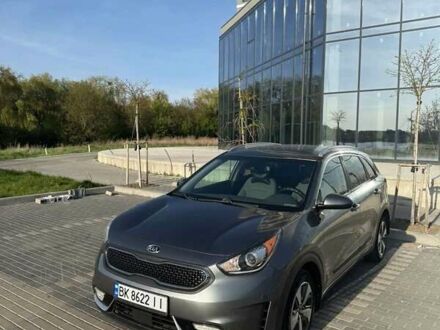 Киа Niro 2017 в Ровно на Automoto.ua Серый Киа Niro, объемом двигателя 1.58 л и пробегом 182 тыс. км за 15000 $, фото 1 на Automoto.ua