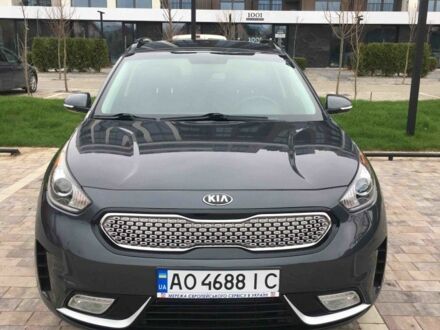 Сірий Кіа Niro, об'ємом двигуна 1.6 л та пробігом 169 тис. км за 436 $, фото 1 на Automoto.ua