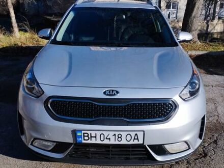 Киа Niro 2017 в Одессе на Automoto.ua Серый Киа Niro, объемом двигателя 1.58 л и пробегом 165 тыс. км за 13500 $, фото 1 на Automoto.ua