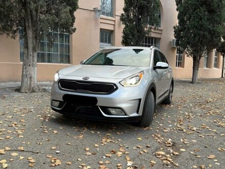 Киа Niro 2017 в Николаеве на Automoto.ua Серый Киа Niro, объемом двигателя 1.6 л и пробегом 134 тыс. км за 9999 $, фото 1 на Automoto.ua