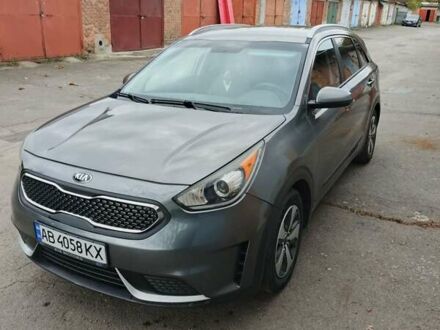 Киа Niro 2017 в Виннице на Automoto.ua Серый Киа Niro, объемом двигателя 1.58 л и пробегом 172 тыс. км за 15900 $, фото 1 на Automoto.ua