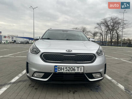 Киа Niro 2017 в Одессе на Automoto.ua Серый Киа Niro, объемом двигателя 1.58 л и пробегом 74 тыс. км за 16500 $, фото 1 на Automoto.ua