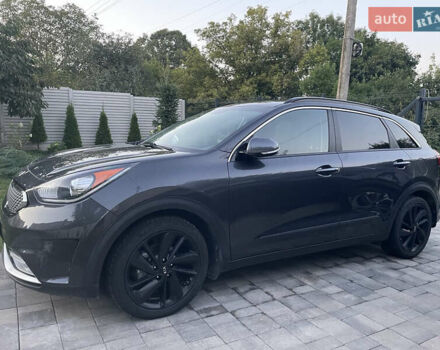 Сірий Кіа Niro, об'ємом двигуна 1.58 л та пробігом 213 тис. км за 13800 $, фото 1 на Automoto.ua