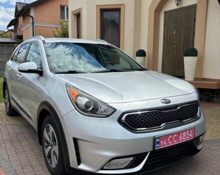 Сірий Кіа Niro, об'ємом двигуна 1.6 л та пробігом 190 тис. км за 14990 $, фото 1 на Automoto.ua