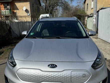 Серый Киа Niro, объемом двигателя 0 л и пробегом 133 тыс. км за 16999 $, фото 1 на Automoto.ua