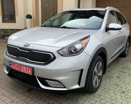 Серый Киа Niro, объемом двигателя 1.6 л и пробегом 190 тыс. км за 14450 $, фото 1 на Automoto.ua