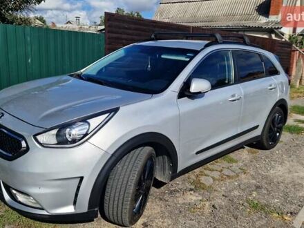 Сірий Кіа Niro, об'ємом двигуна 1.6 л та пробігом 88 тис. км за 15000 $, фото 1 на Automoto.ua