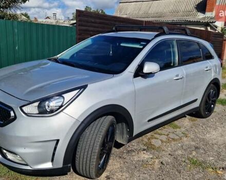 Серый Киа Niro, объемом двигателя 1.6 л и пробегом 88 тыс. км за 15000 $, фото 1 на Automoto.ua