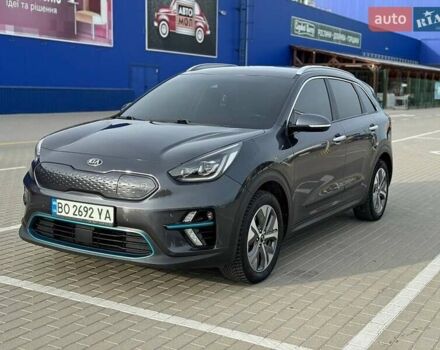 Серый Киа Niro, объемом двигателя 0 л и пробегом 135 тыс. км за 16300 $, фото 1 на Automoto.ua