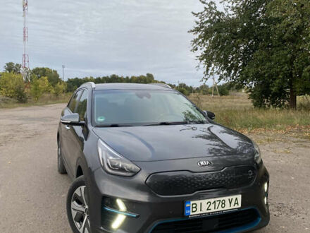 Серый Киа Niro, объемом двигателя 0 л и пробегом 134 тыс. км за 17999 $, фото 1 на Automoto.ua