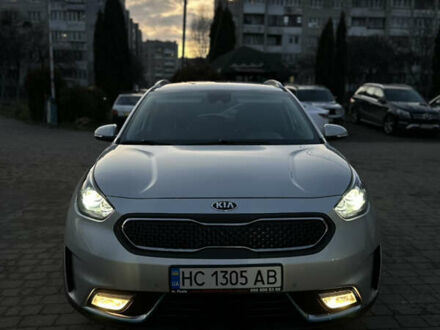 Киа Niro 2018 в Львове на Automoto.ua Серый Киа Niro, объемом двигателя 1.58 л и пробегом 60 тыс. км за 19500 $, фото 1 на Automoto.ua